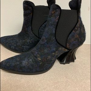 John Fluevog shoes size 8